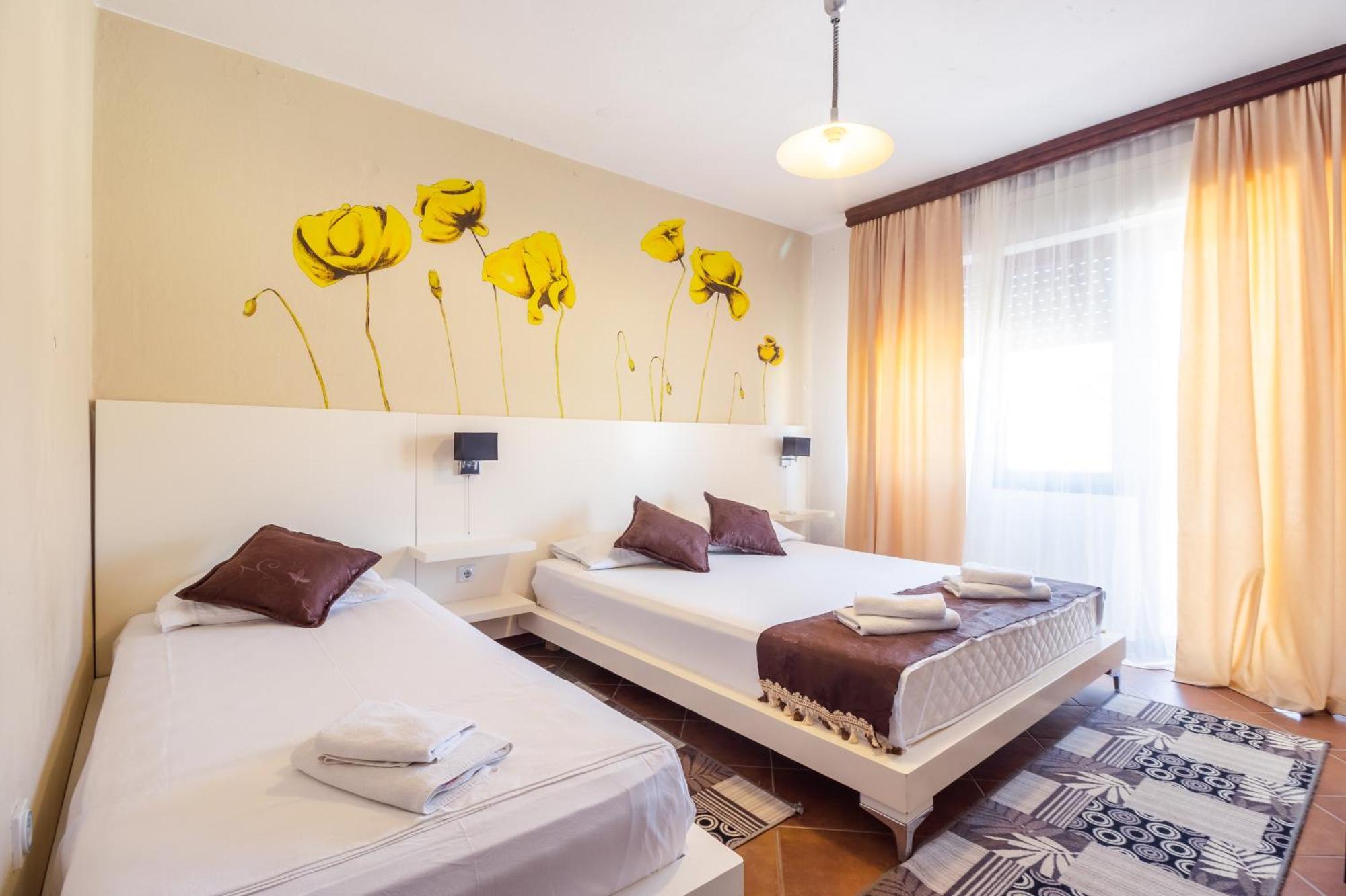 Apartments Fourroses أولتْسي المظهر الخارجي الصورة